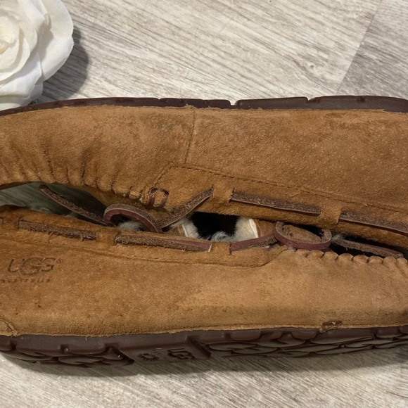 UGG DAKOTA CHESTNUT SUEDE SHEEPSKIN MOCCASINS WOMEN'S SIZE US 6 - EUC - Picture 7 of 9